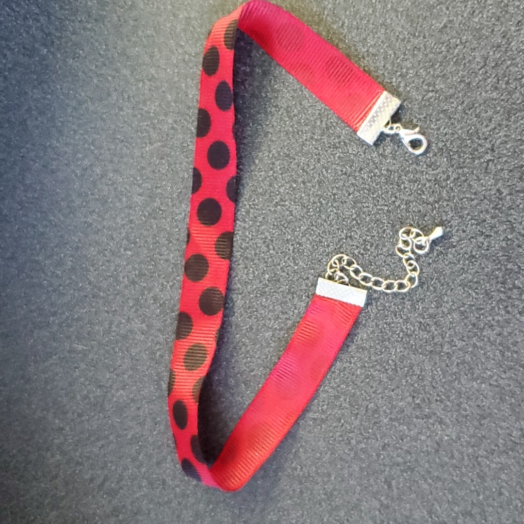 Red Black Choker